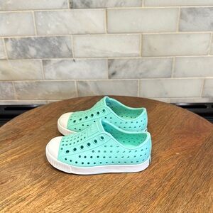 Native Jefferson Kids Aqua Slip-On Shoes